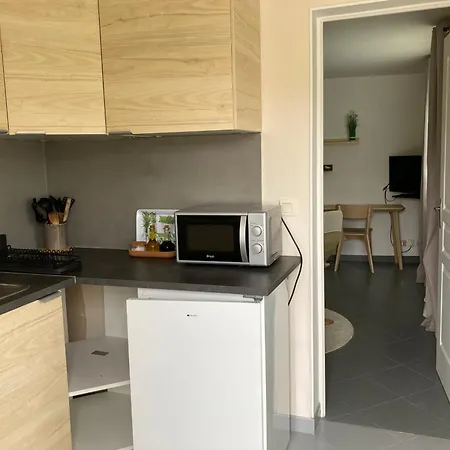 Avec Jardin Apartment *